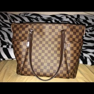 Authentic Louis Vuitton Totally MM in damier ebene